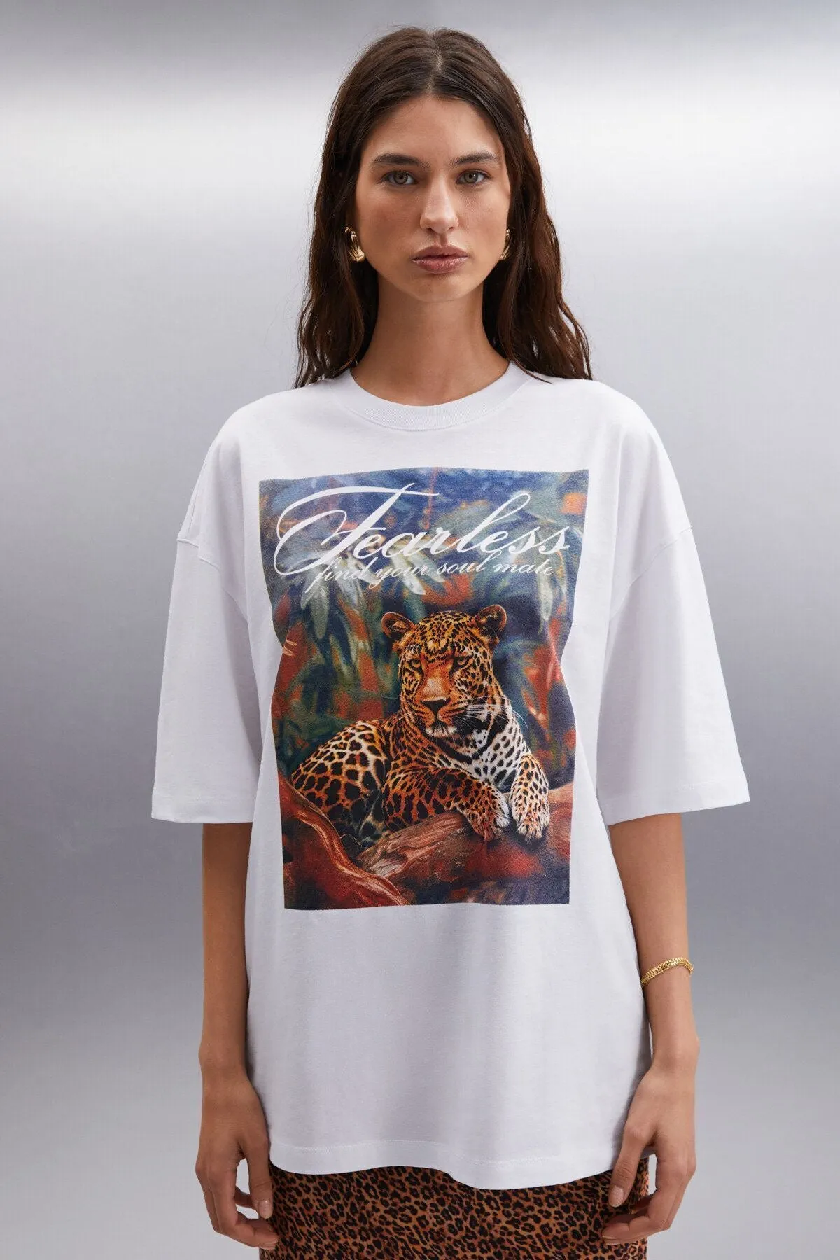 AILIS WOMEN'S 100 %COTTON OVERSESSES PRINTED WHITE T-SHIRT