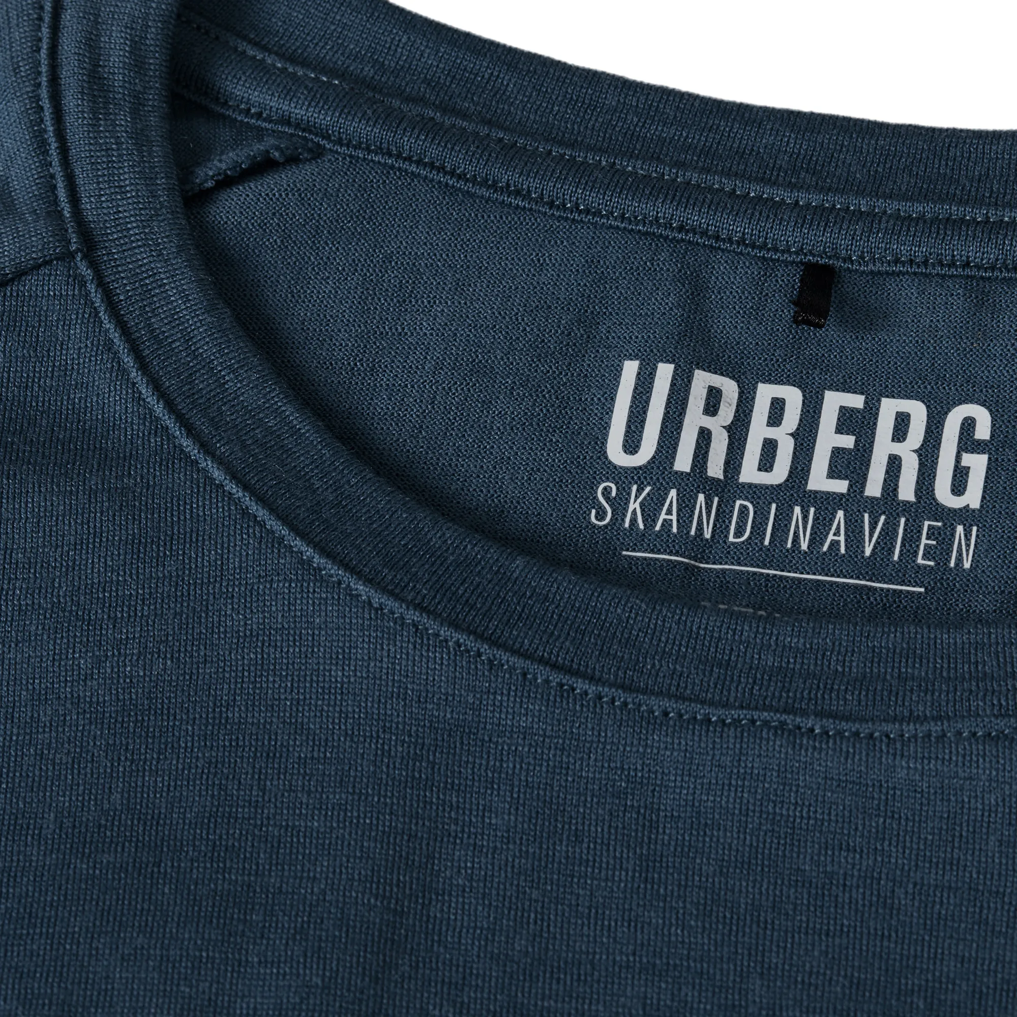 Urberg Men&#x27;s Lyngen Merino T-Shirt 2.0 Midnight Navy | Buy Urberg Men&#x27;s Lyngen Merino T-Shirt 2.0 Midnight Navy here | Outnorth